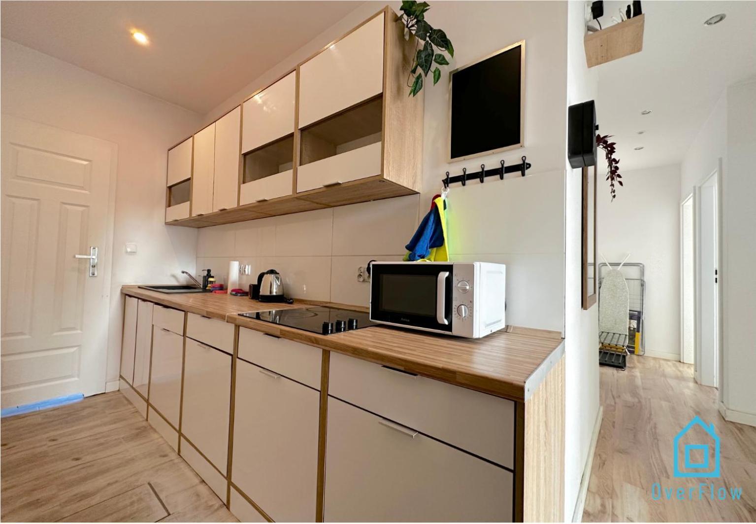 August - Peaceful Retreat, 10 Minutes To Old Town & Seaside Privat overnatting Gdańsk