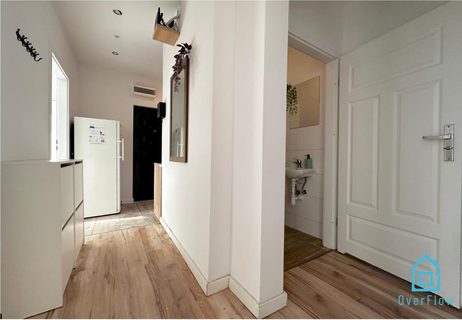 August - Peaceful Retreat, 10 Minutes To Old Town & Seaside Privat overnatting Gdańsk